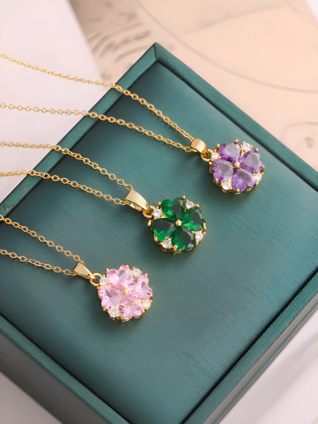 Women's titanium steel necklace with leaf zircon pendant, Korean style, short and sweet