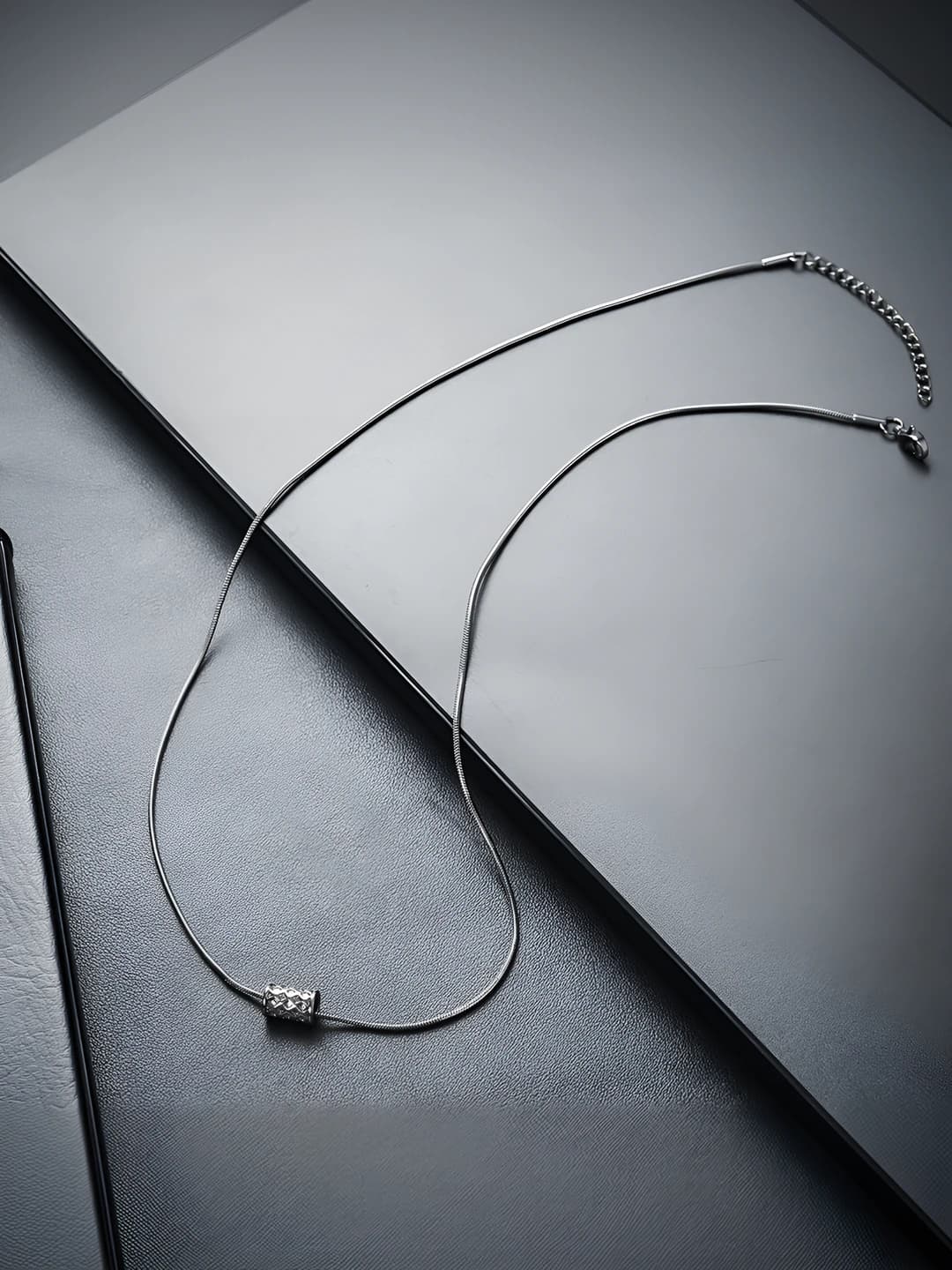 Black mesh necklace