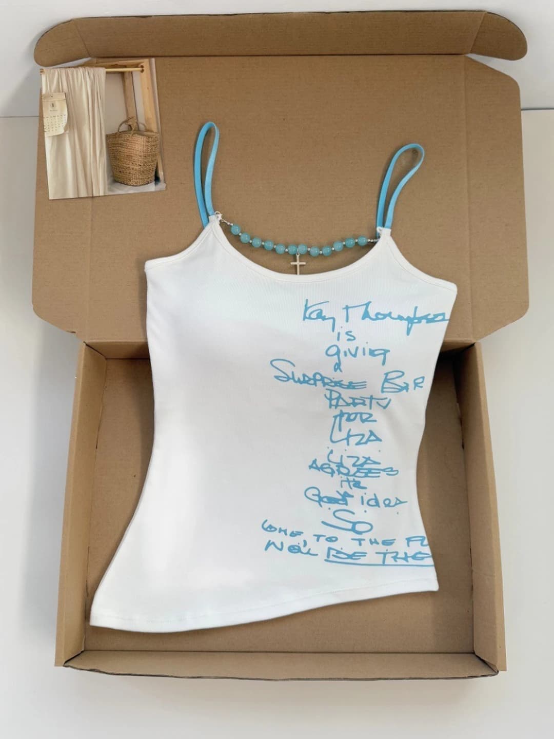 White (Necklace is detachable)