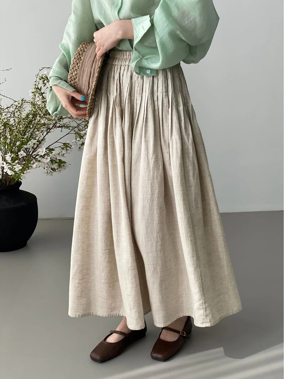 Women's Korean style pleated skirt in Tencel and linen, elastic waist, loose fit, solid colour, long skirt