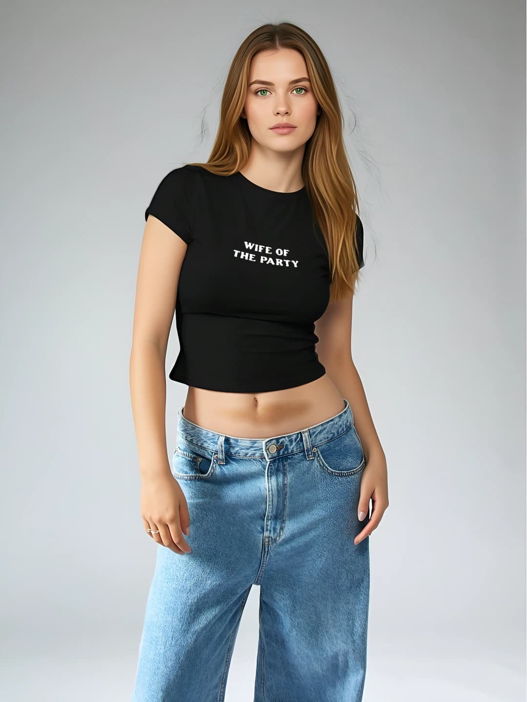 Women's short sleeve slim fit crew neck printed cropped t-shirt