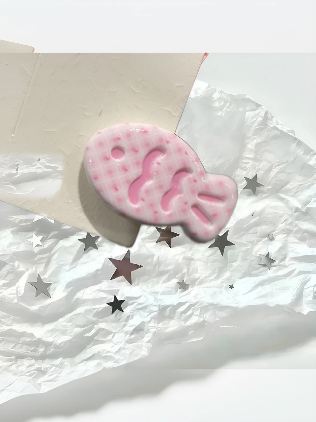 Print pink plaid cream foam fish clip, 3.2 cm