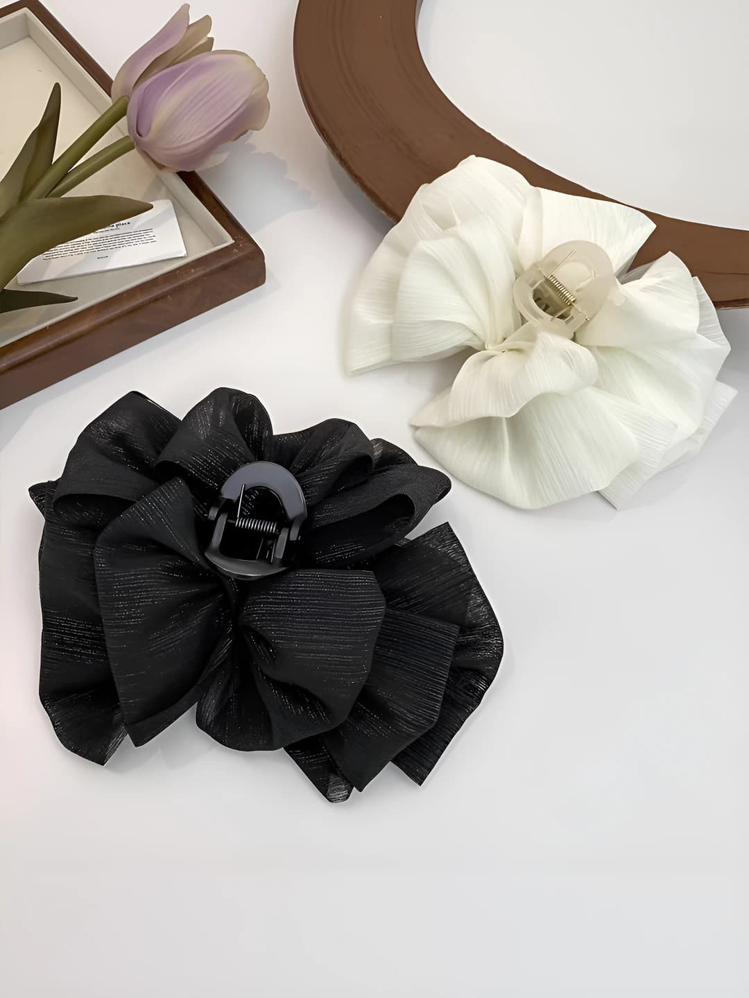 Women's large black acrylic hair claw clip, handmade, Korean style, light and elegant design element