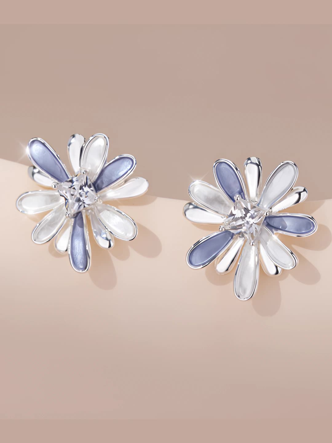 Women's flower stud earrings with silver pin, French style, 2026