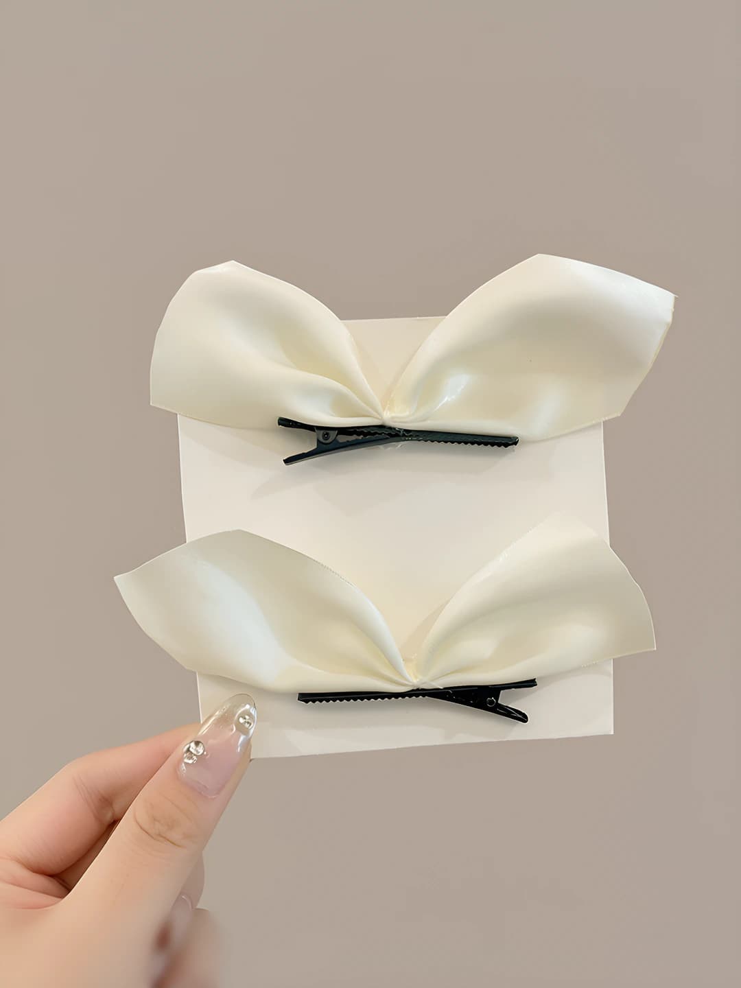 10# half-moon white ribbon clip