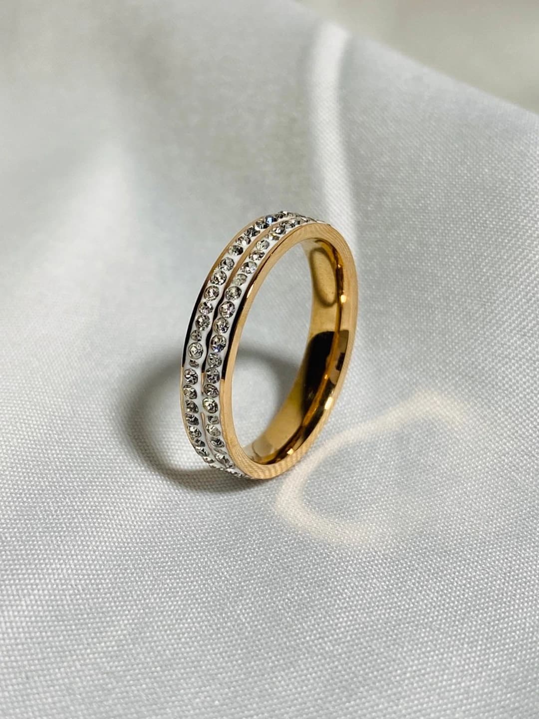 Double row stars, rose gold