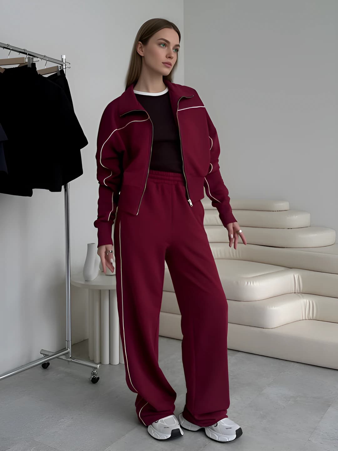 Бордовый
