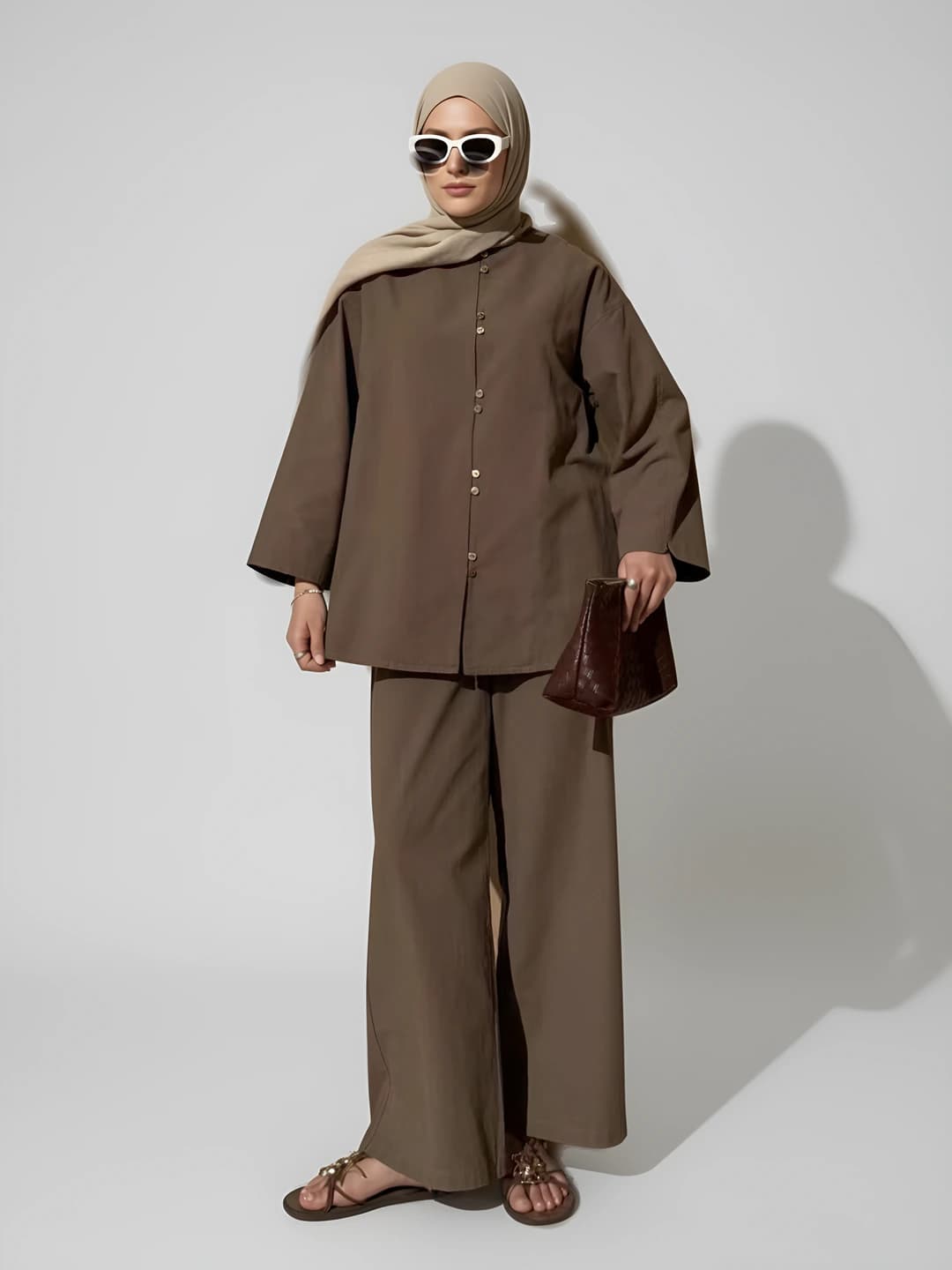 Женский комплект 2026 Loriya большого размера однотонный повседневный (loose top и wide-leg trousers)