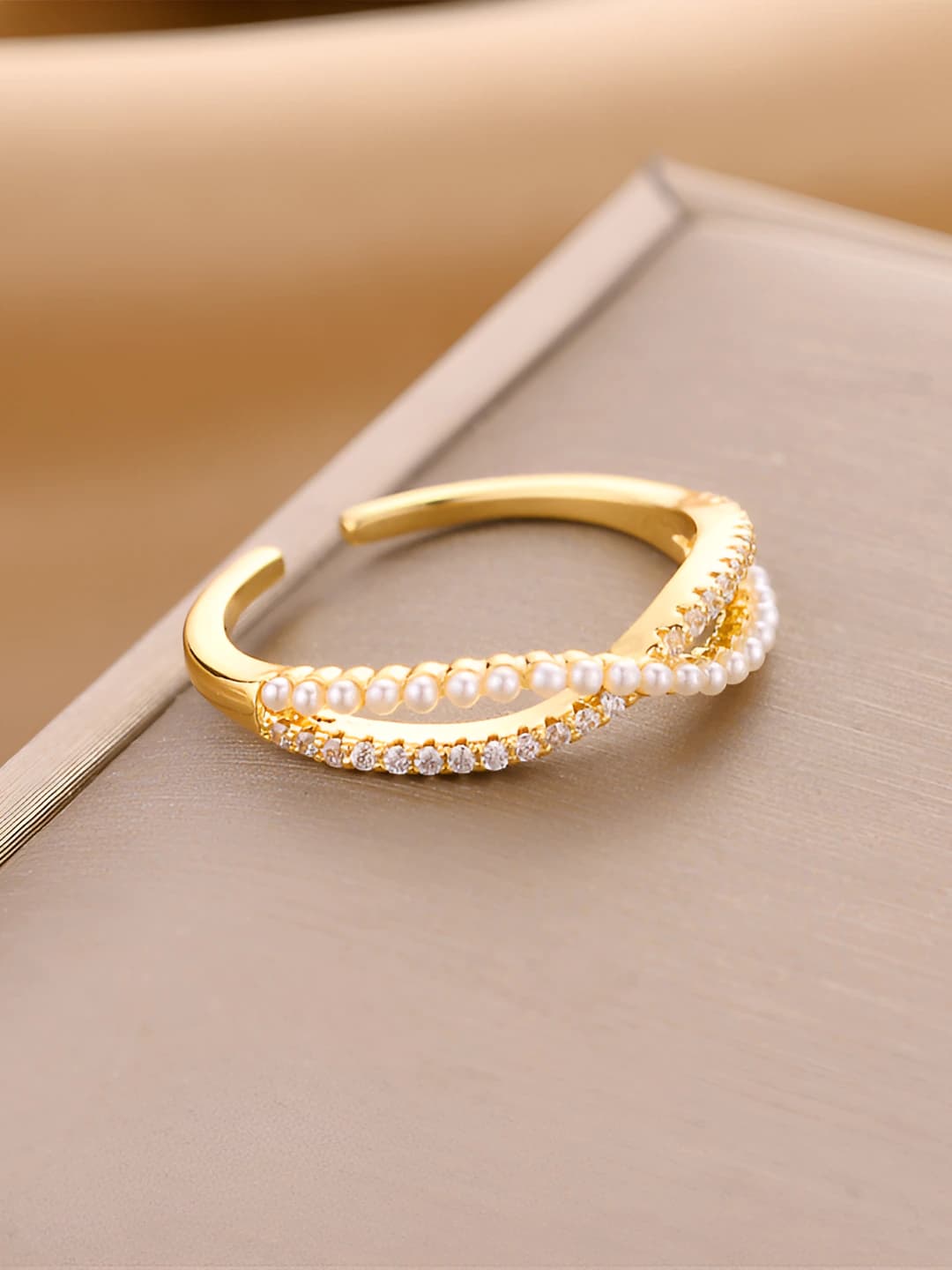 Women's geometric open ring with electroplating, sweet and edgy style, design element
