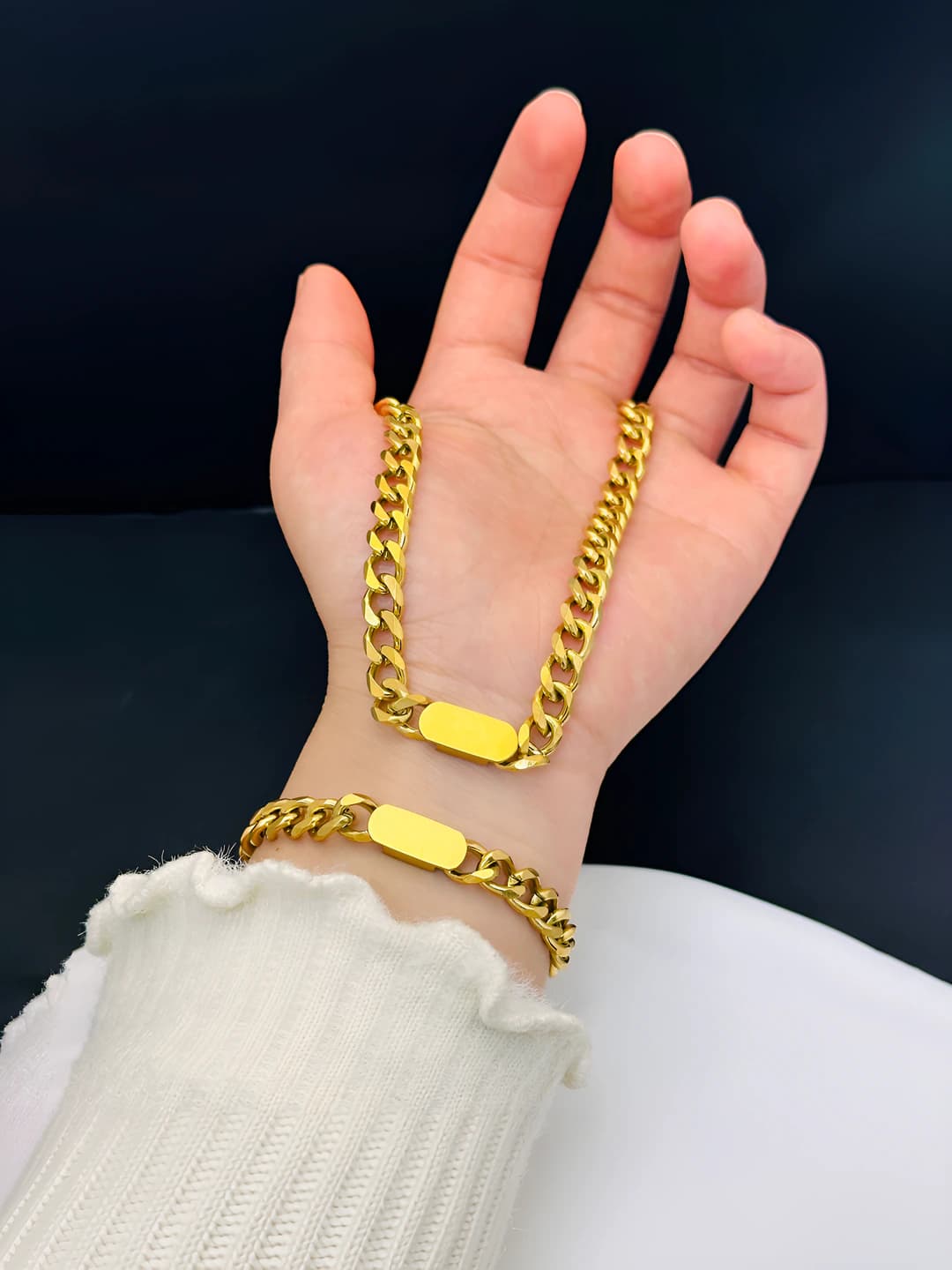 Women's thick chain titanium steel bracelet, geometric design element, fashion OL style
