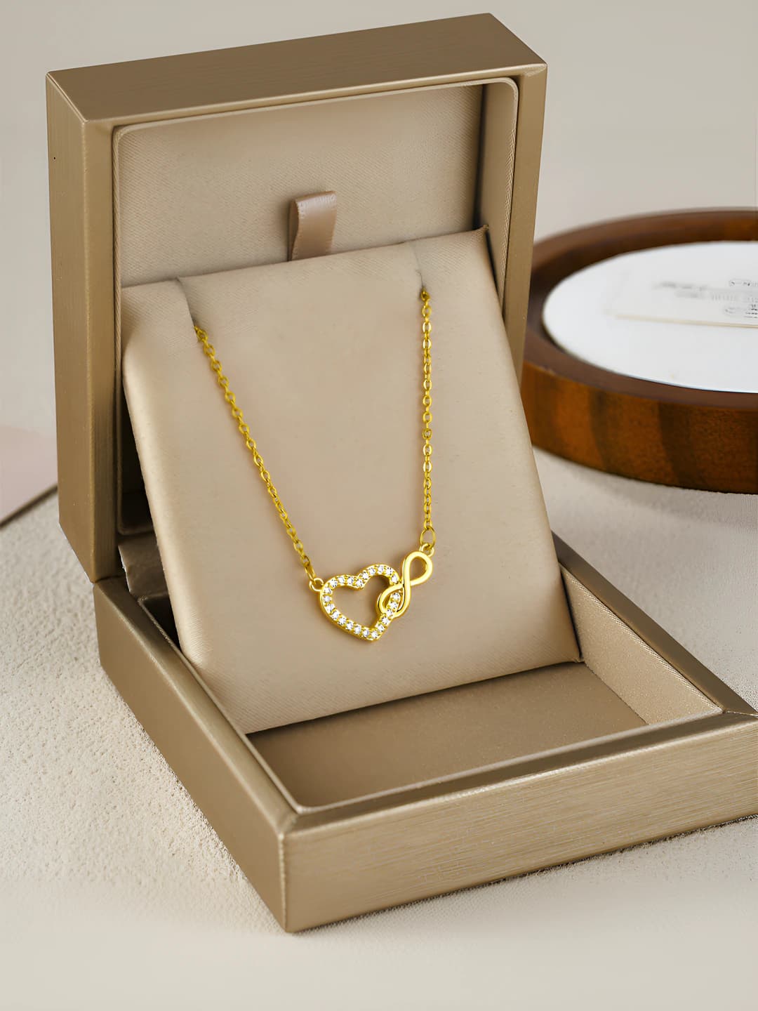 Gold, heart 8