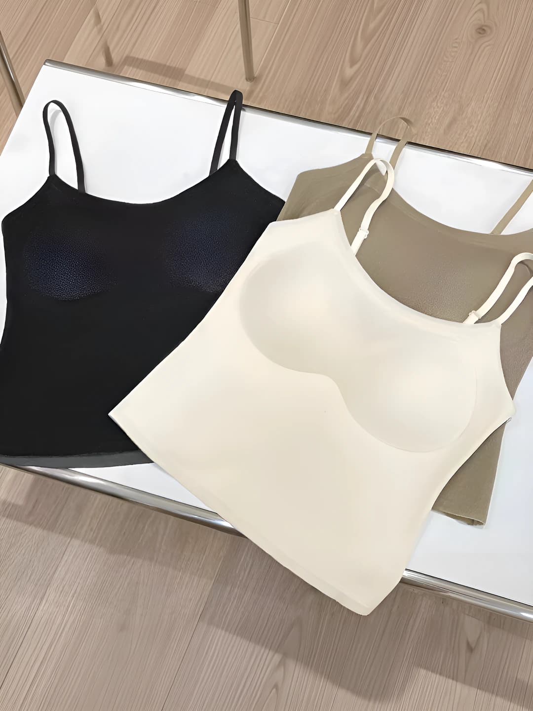 Women's warm seamless slimming tank top with built-in bra pads, 50%-70% nylon, casual style