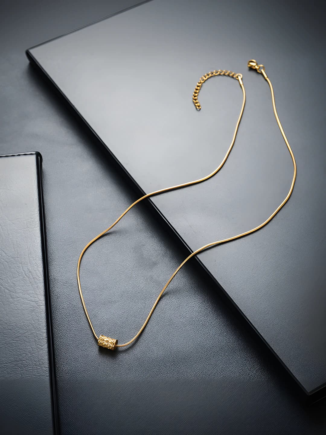 Gold mesh necklace