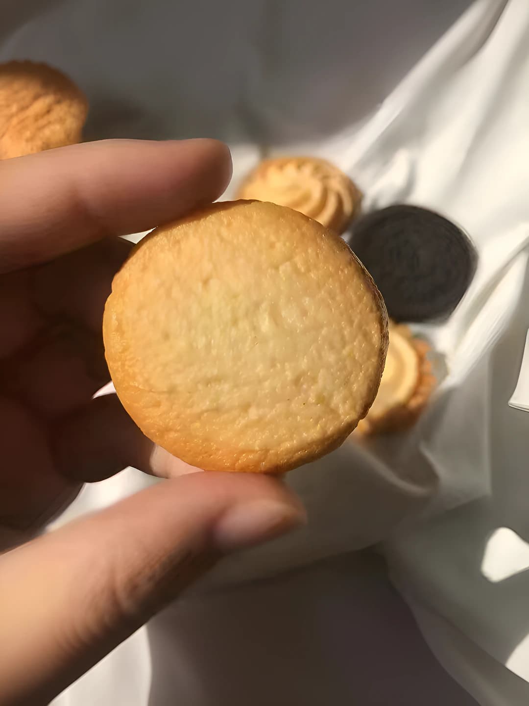 Round cookie, ~3 cm