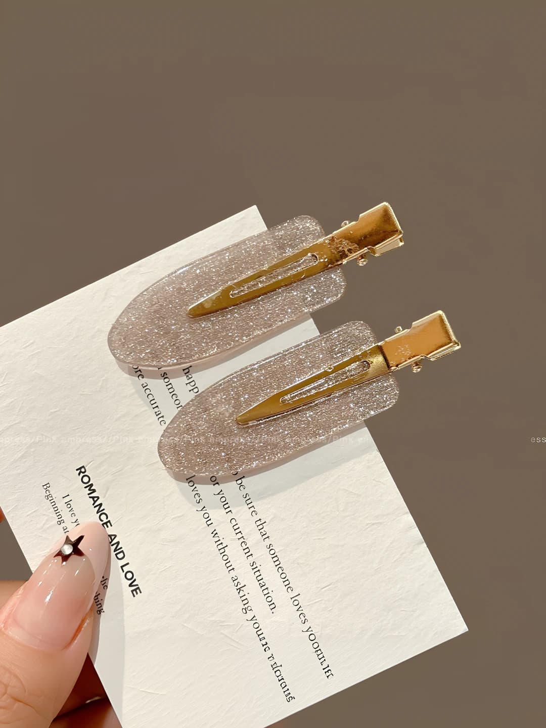 Champagne invisible clip, 1 pair, ~4.5 cm