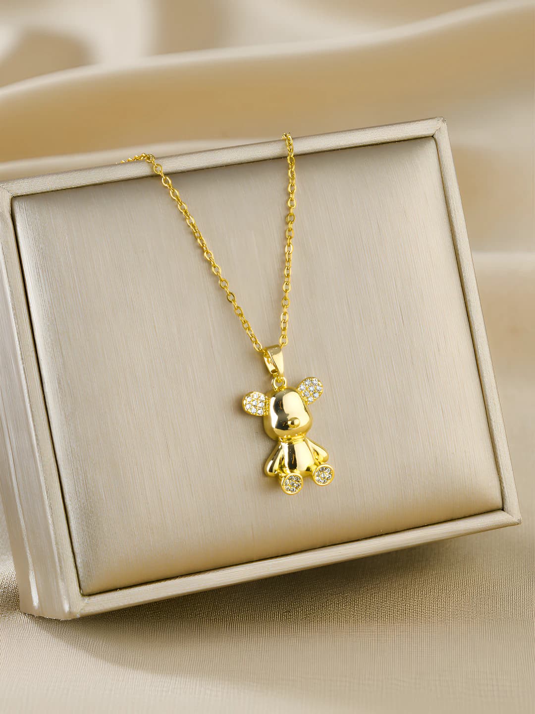 Gold bear