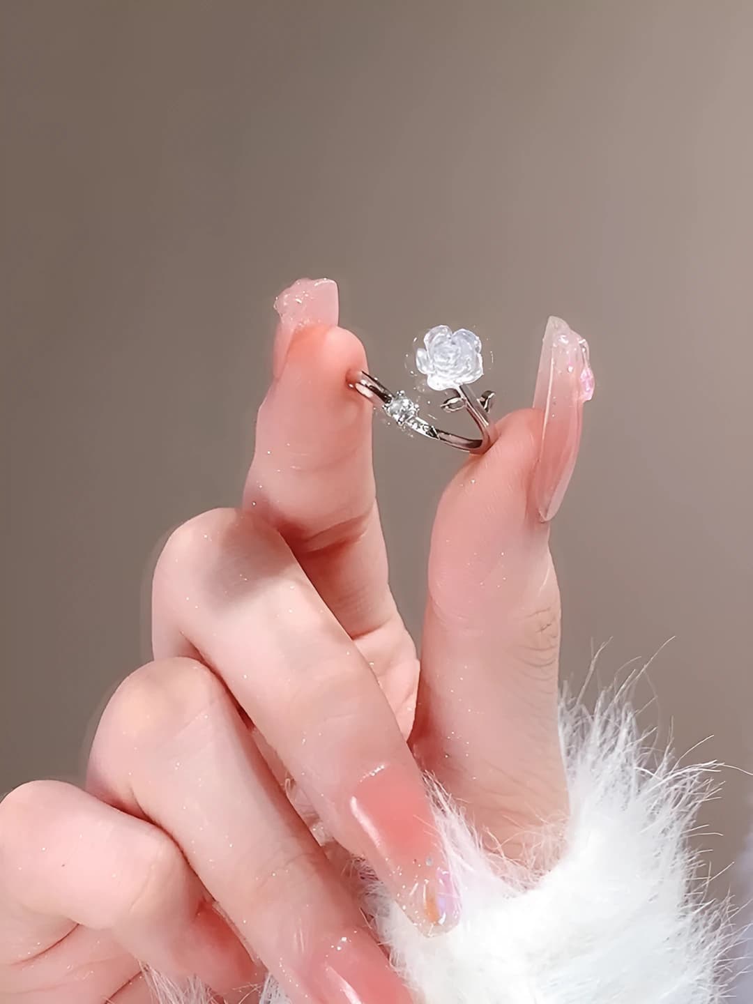 Серебряное кольцо с камелией