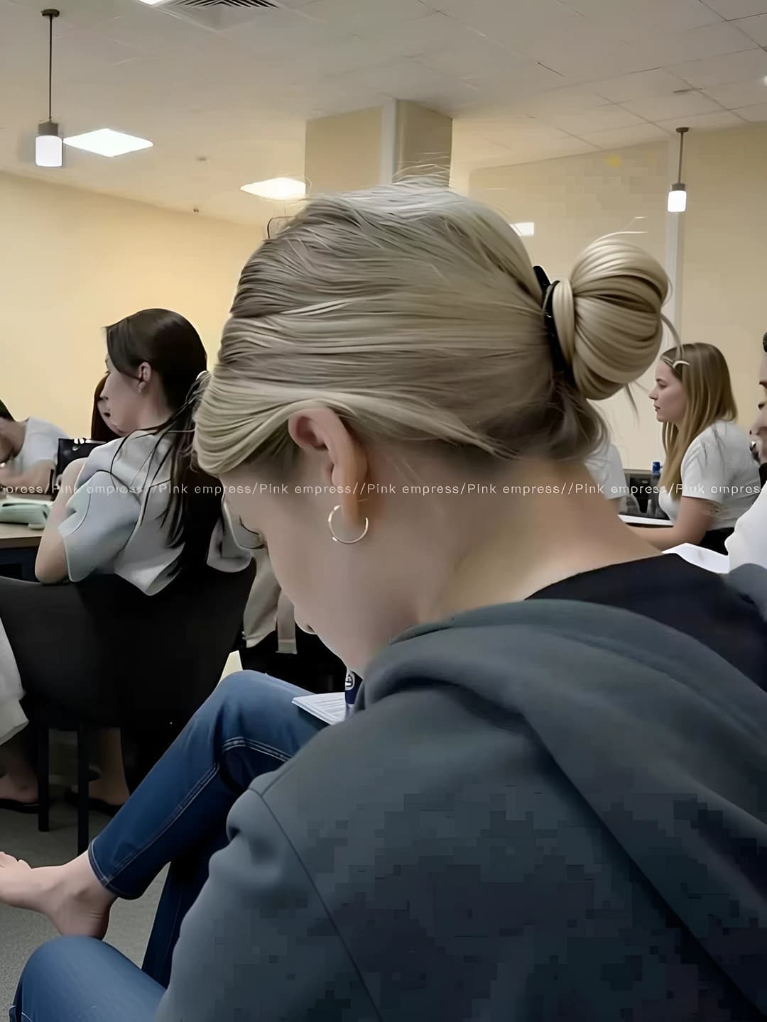 Жёлтый, предупреждение, ~8 см