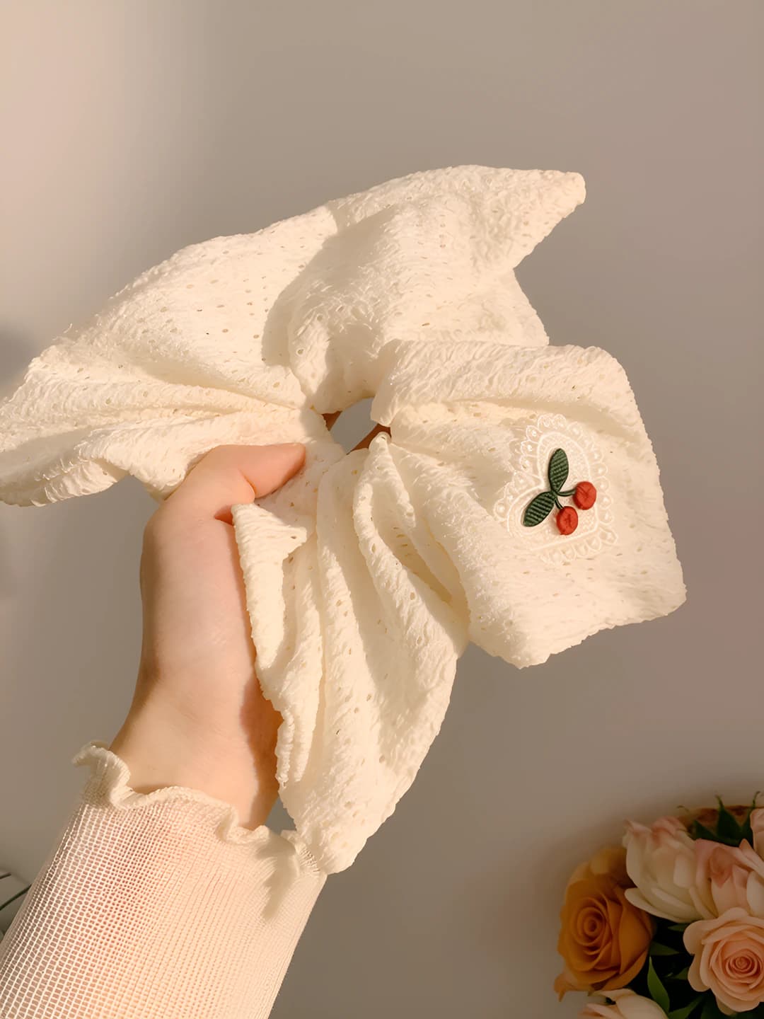 1# Heart Cherry White Cutout Scarf
