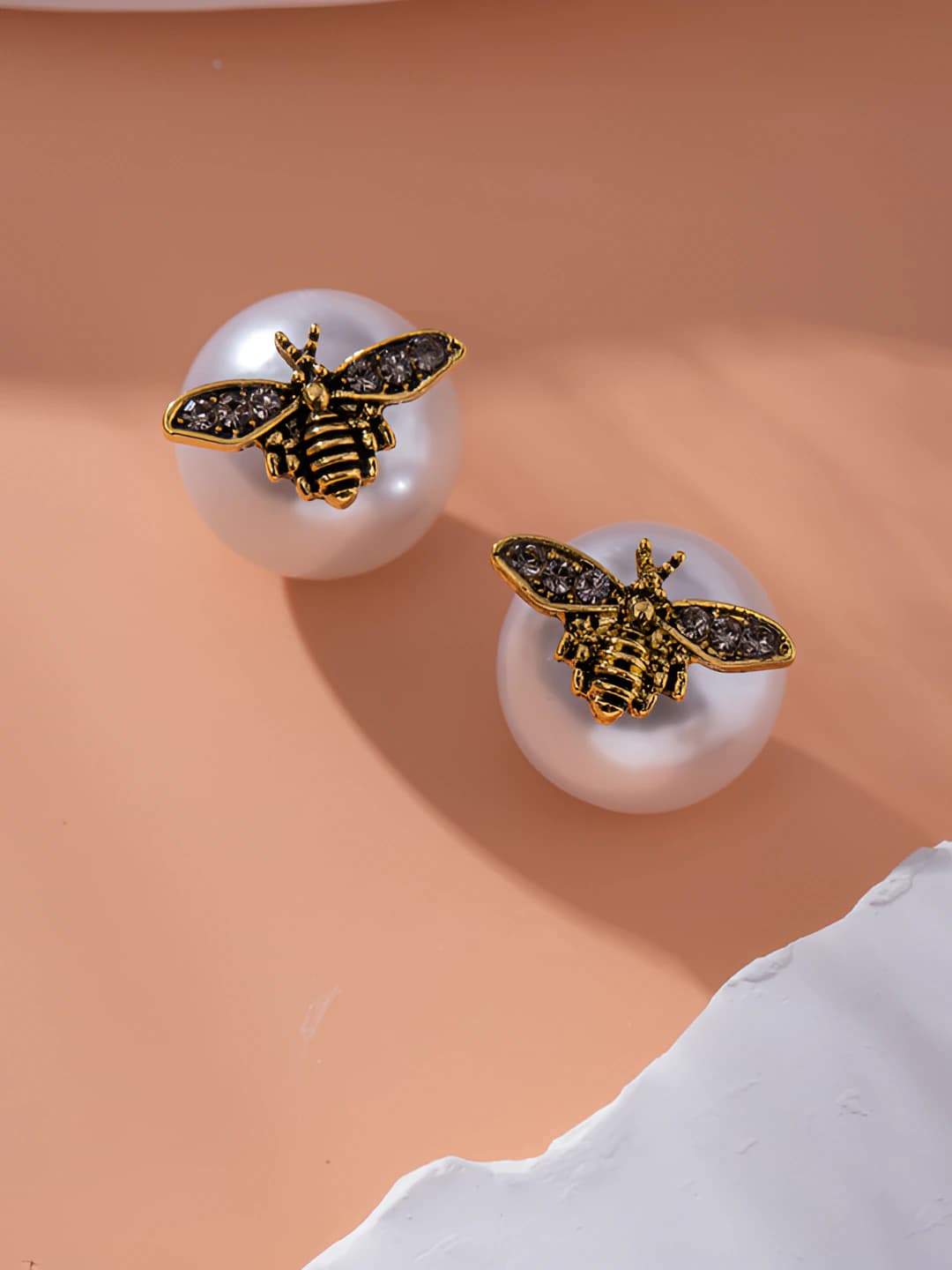 Women's two-way stud earrings with silver post, rhinestone bee and faux pearl, light luxury style, fashion and commute design