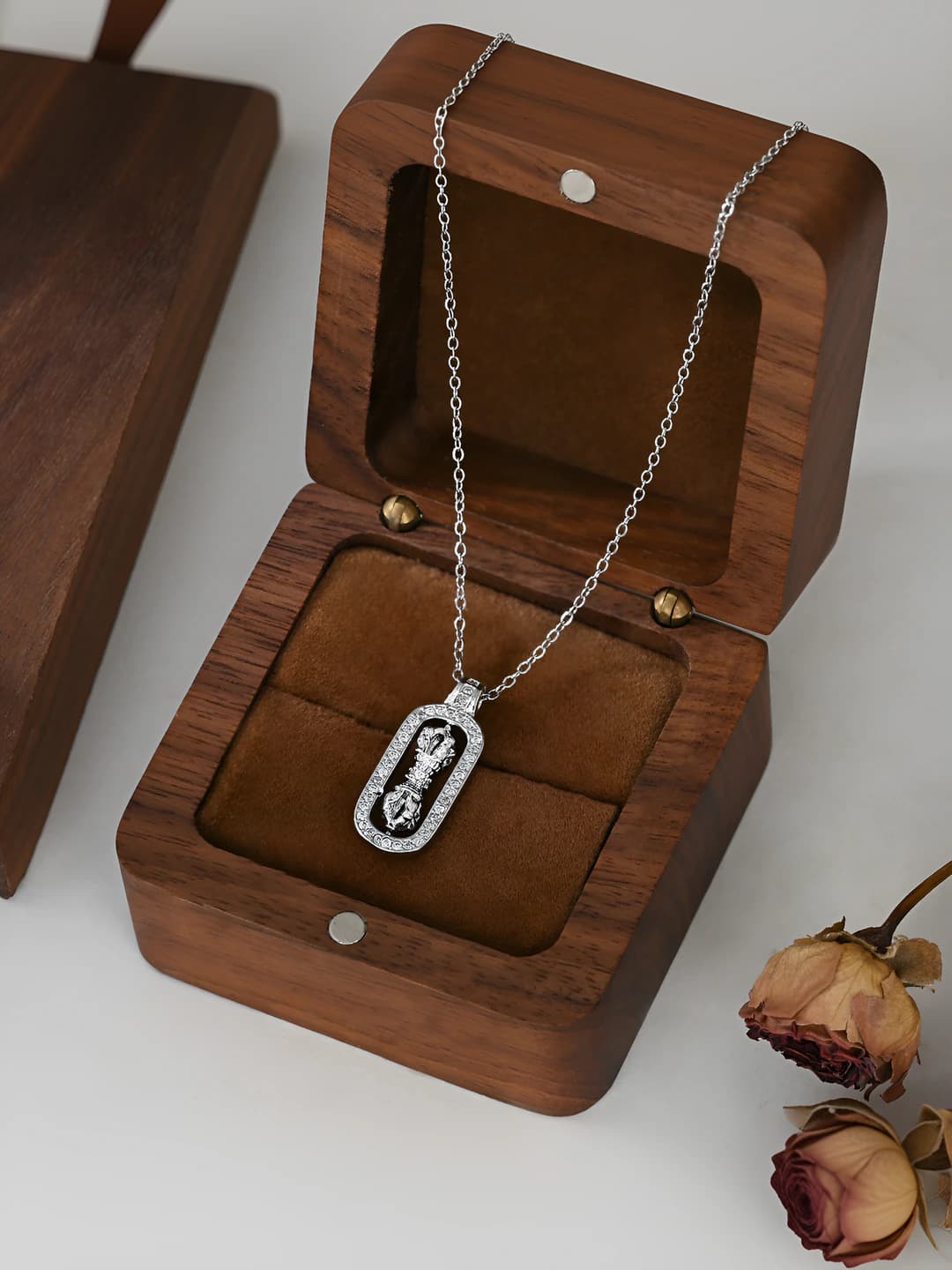 Серебряный XL69698