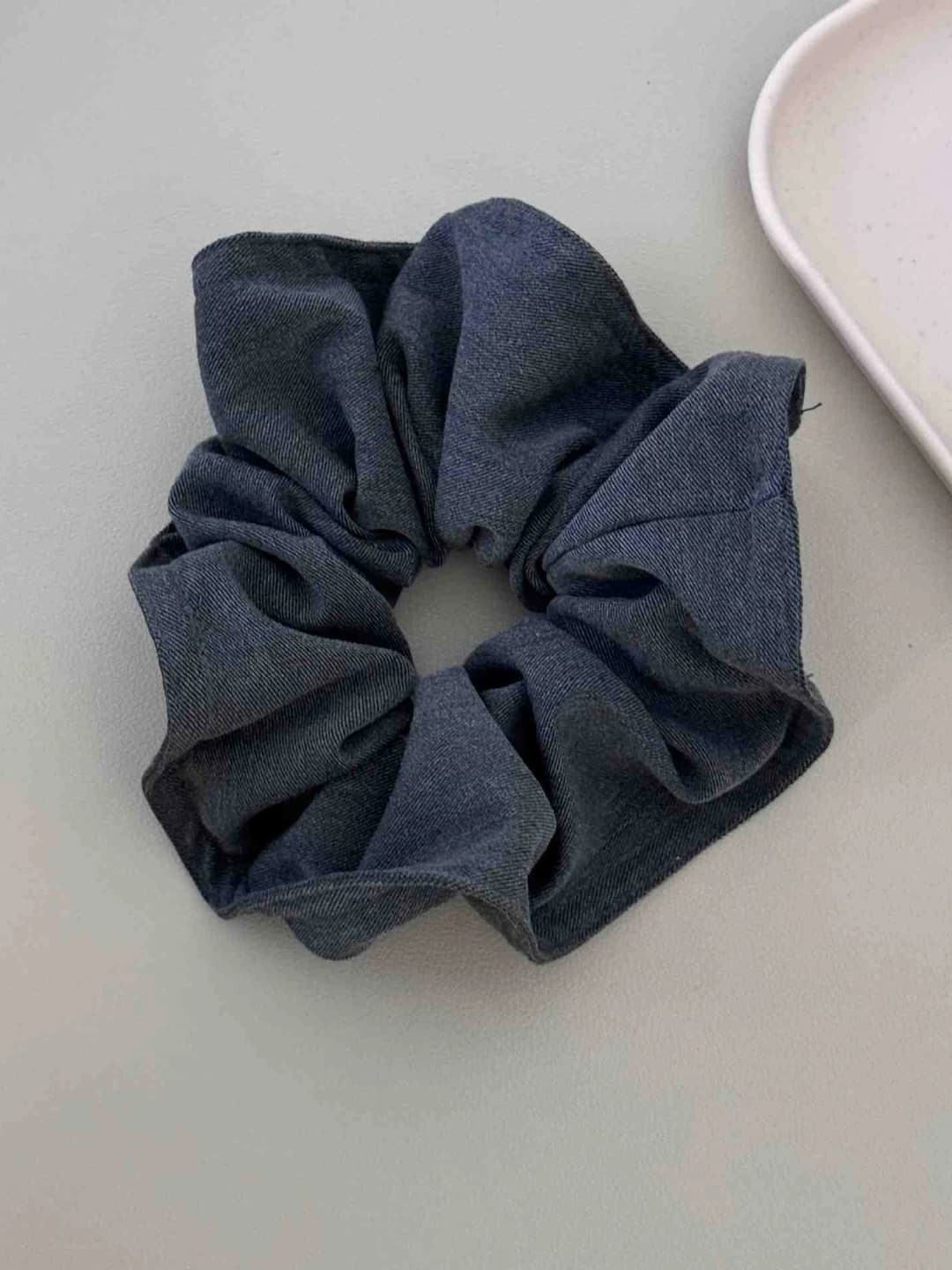 Grey circle