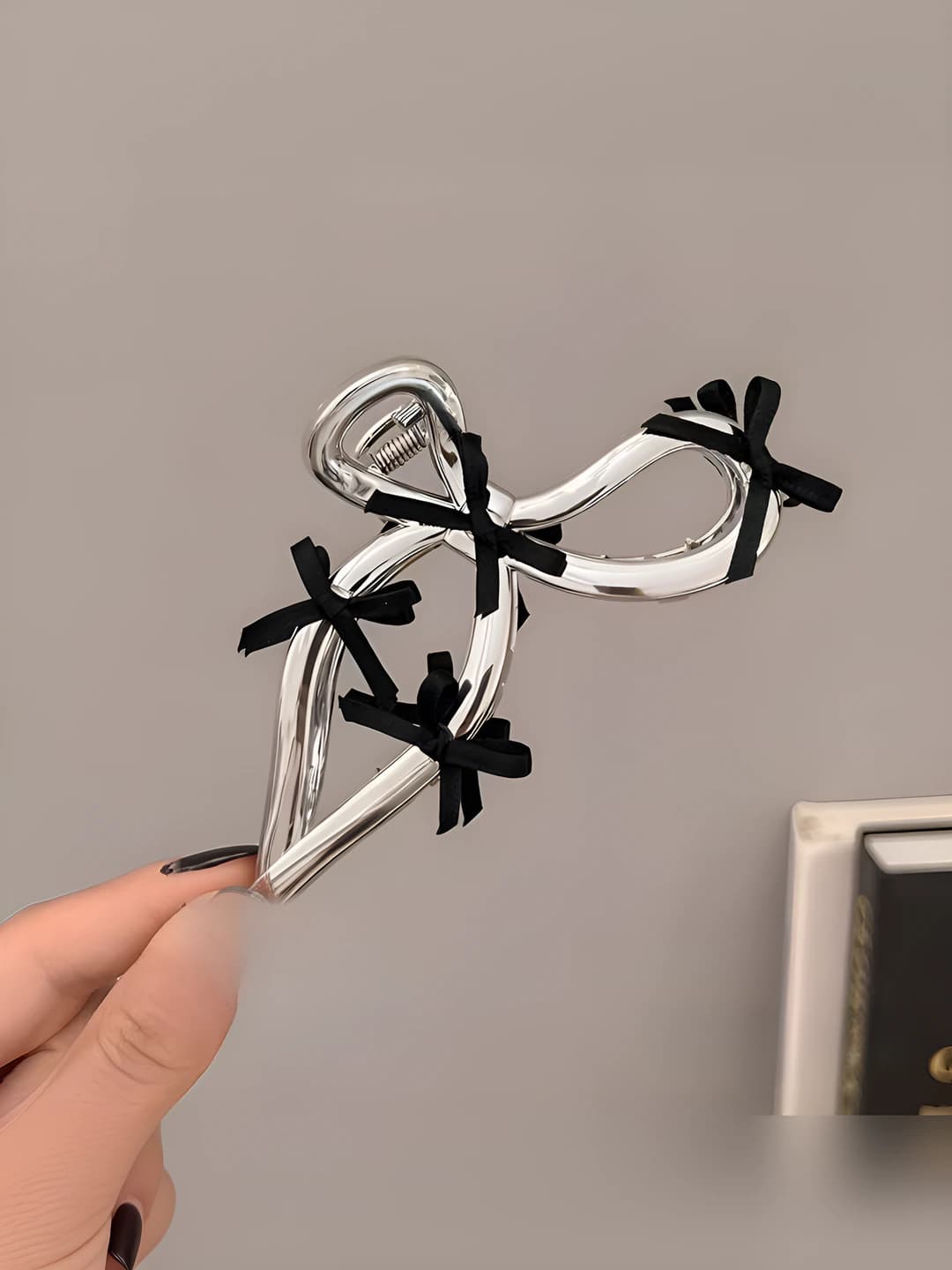 3# Black bow