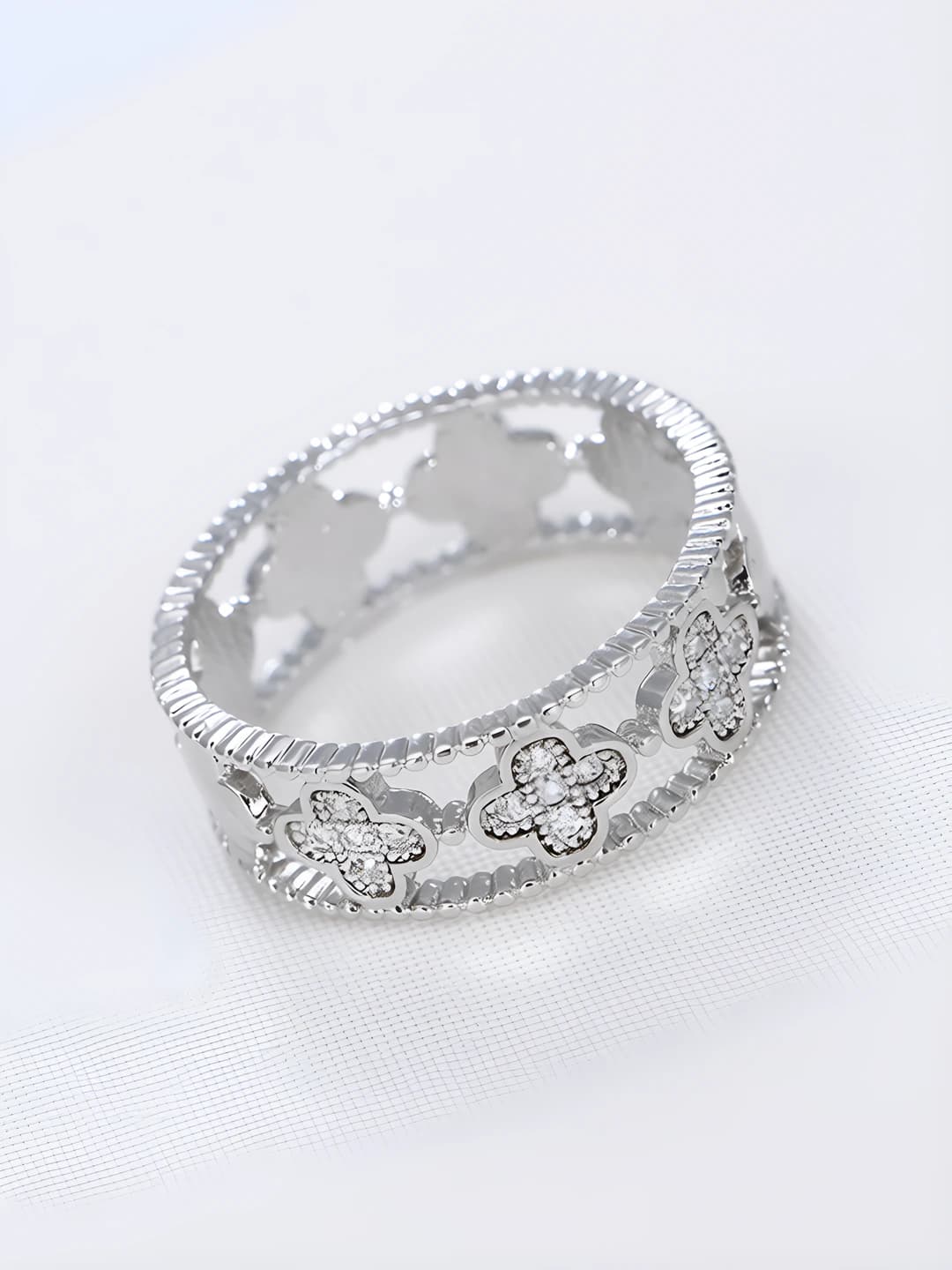 White gold ring size 7