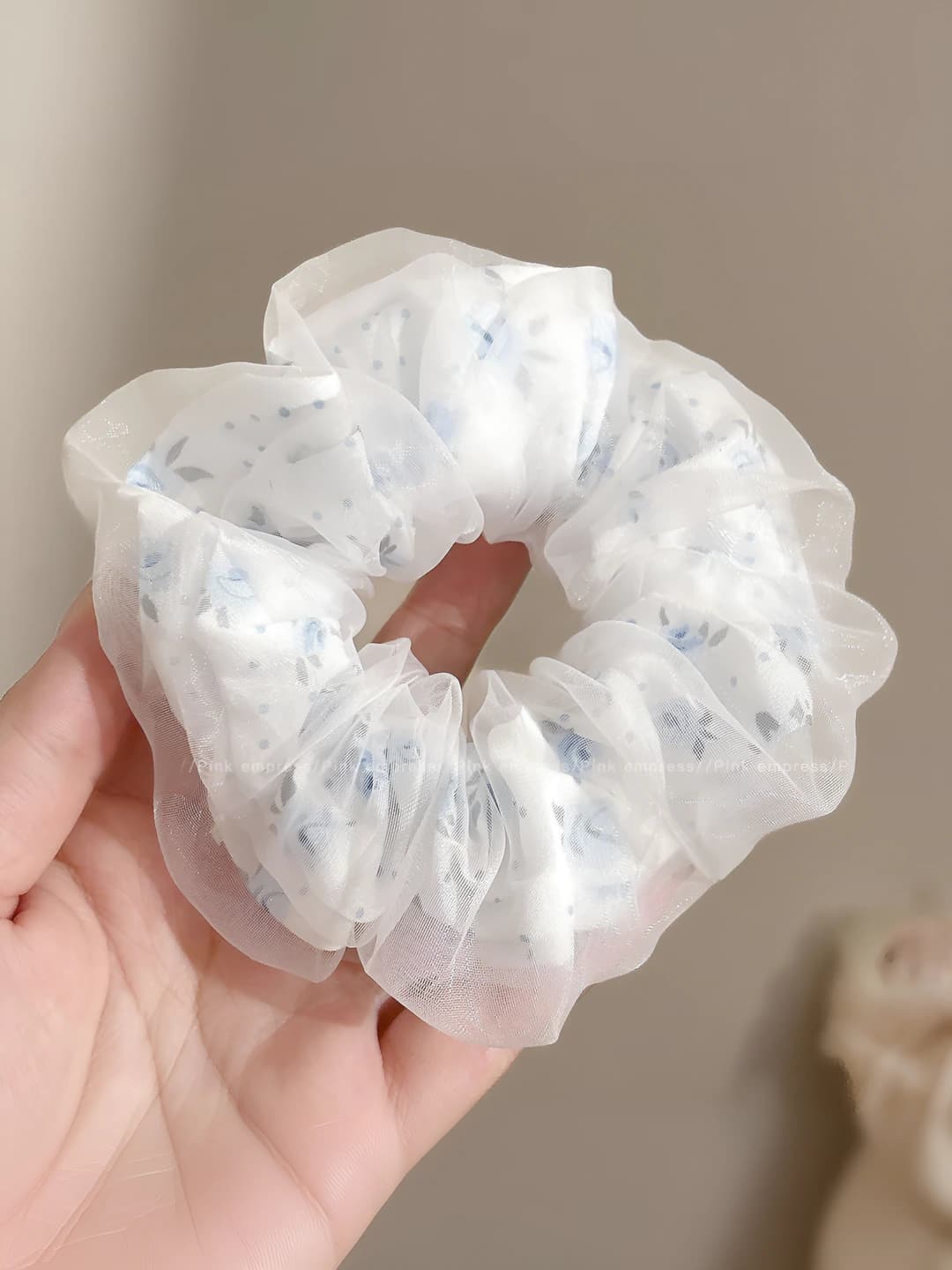 Сетчатый ободок с мелким цветком Sea Salt ~10 см