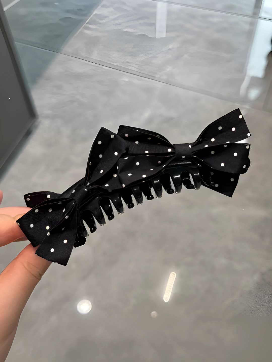 3# Чёрный горошек - бабочка банан-клип ~13cm