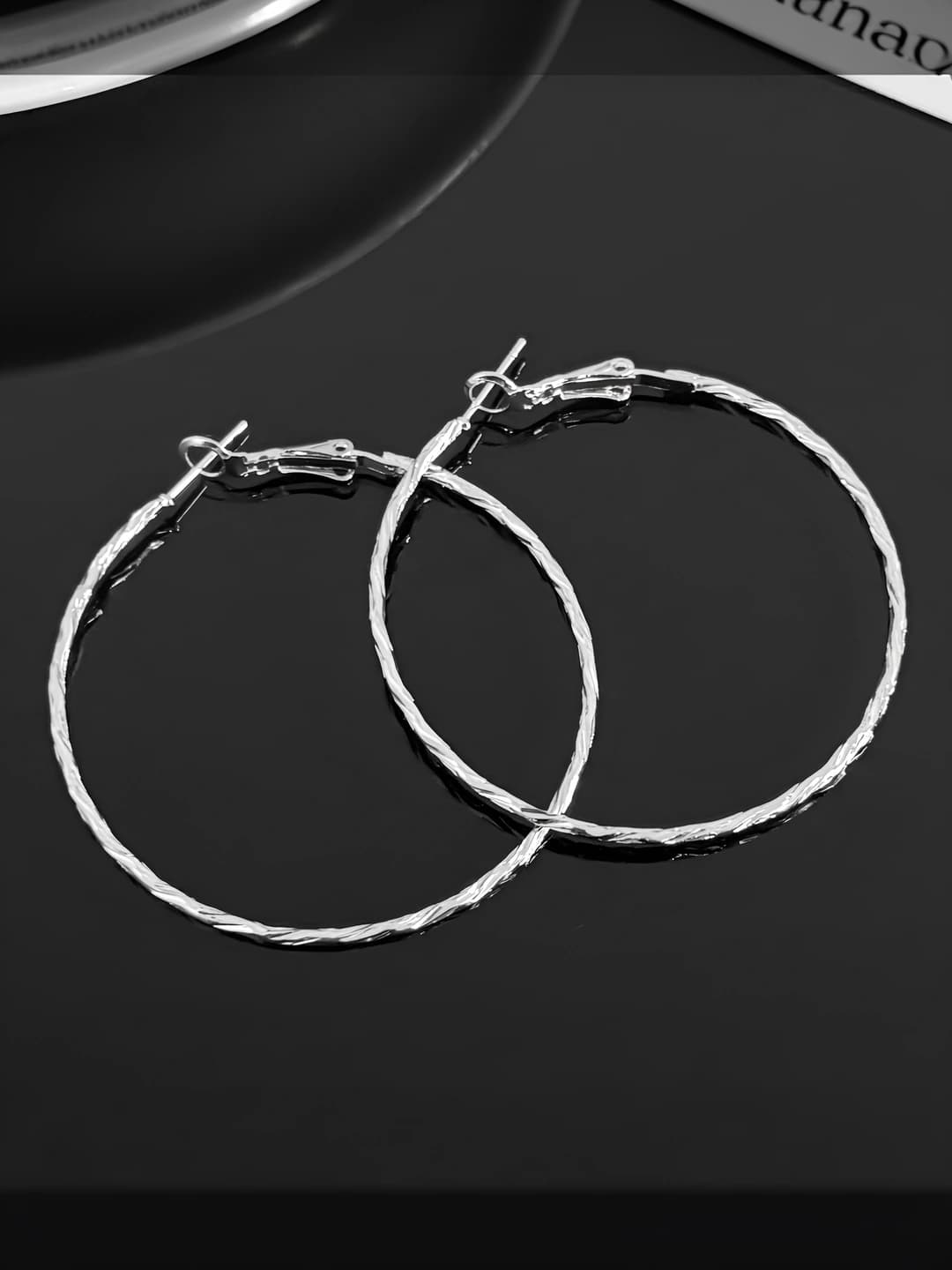 Silver thin hoop