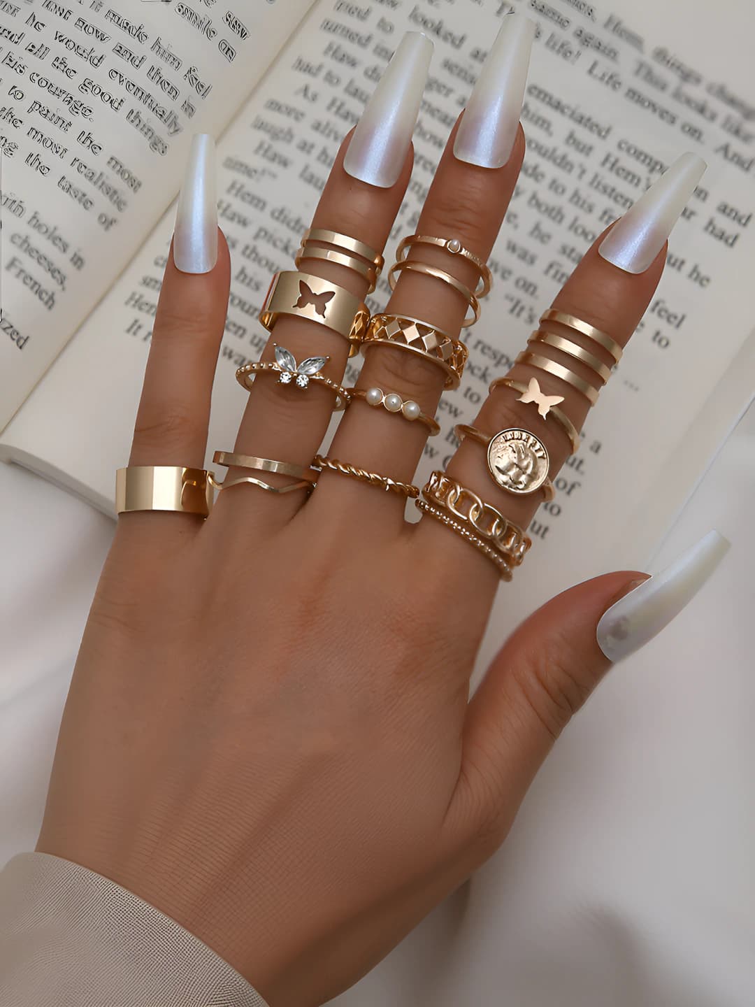 Women's 15-piece set: European and American style rings with butterfly, pearl, rhinestones, and openwork pattern