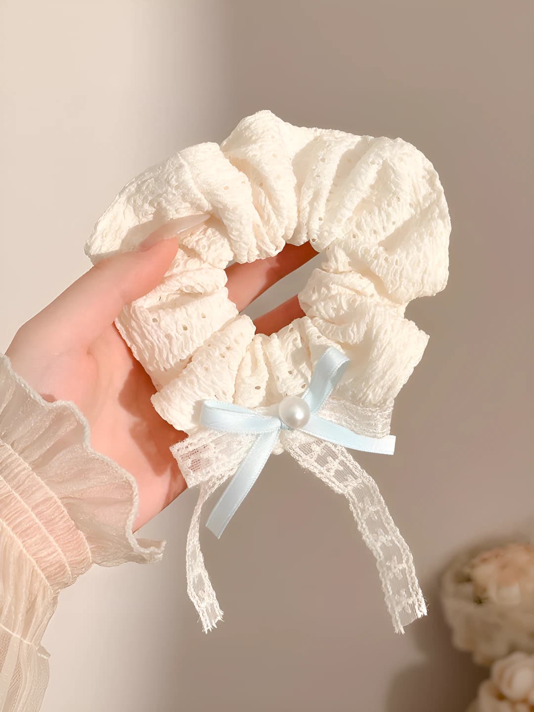 Off-white bow, 12.5 cm