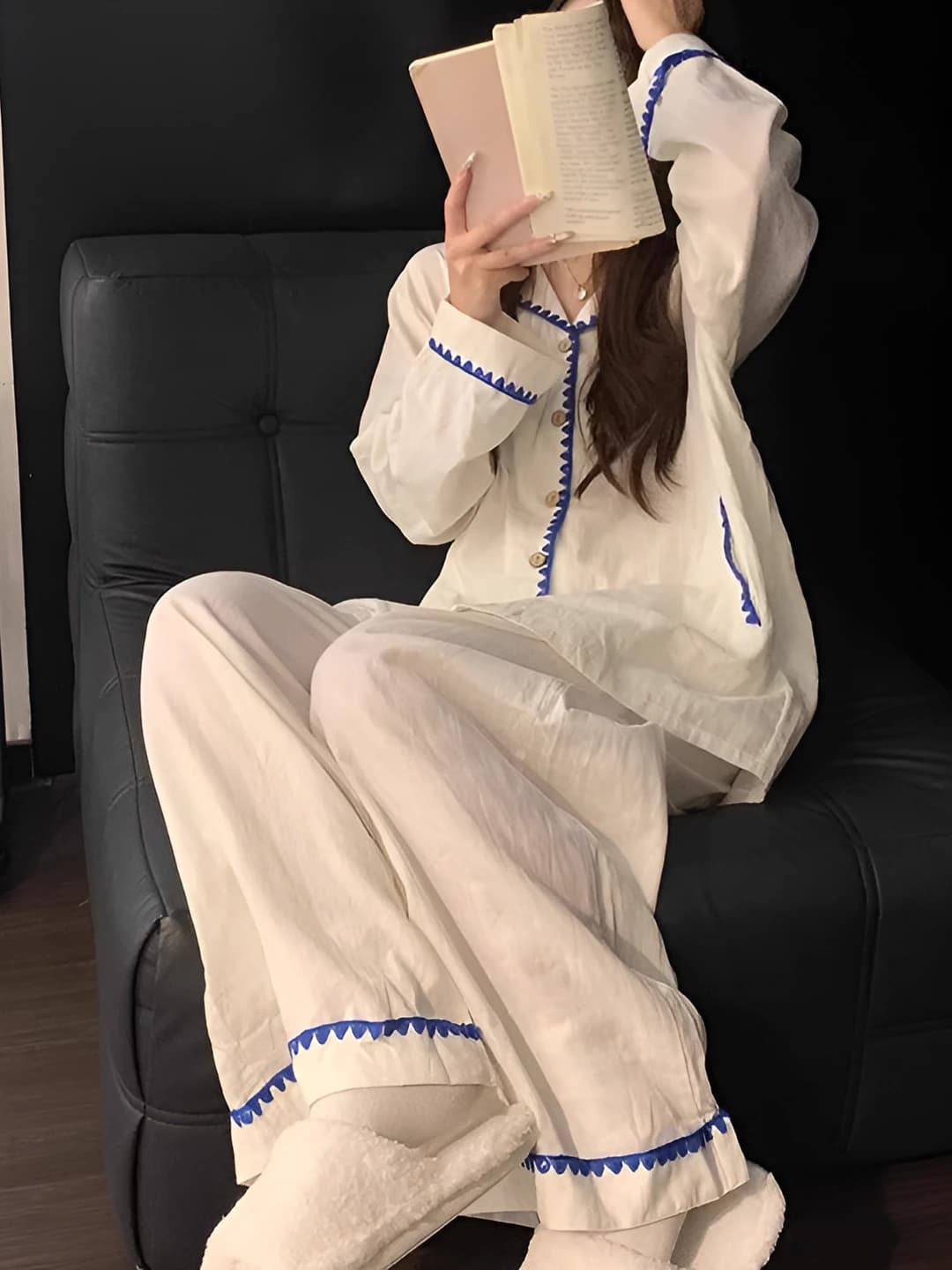 Ayollar uchun 2026 bahor-kuzgi uslubdagi, kontrast rangli, qaytarma yoqali, uzun yengli va uzun shimli bo'sh (oversize) pijama to'plami