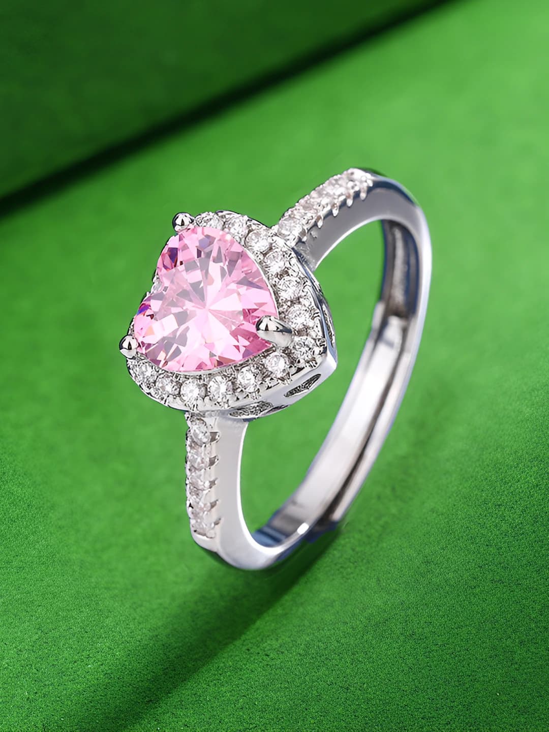 White gold [Pink diamond]