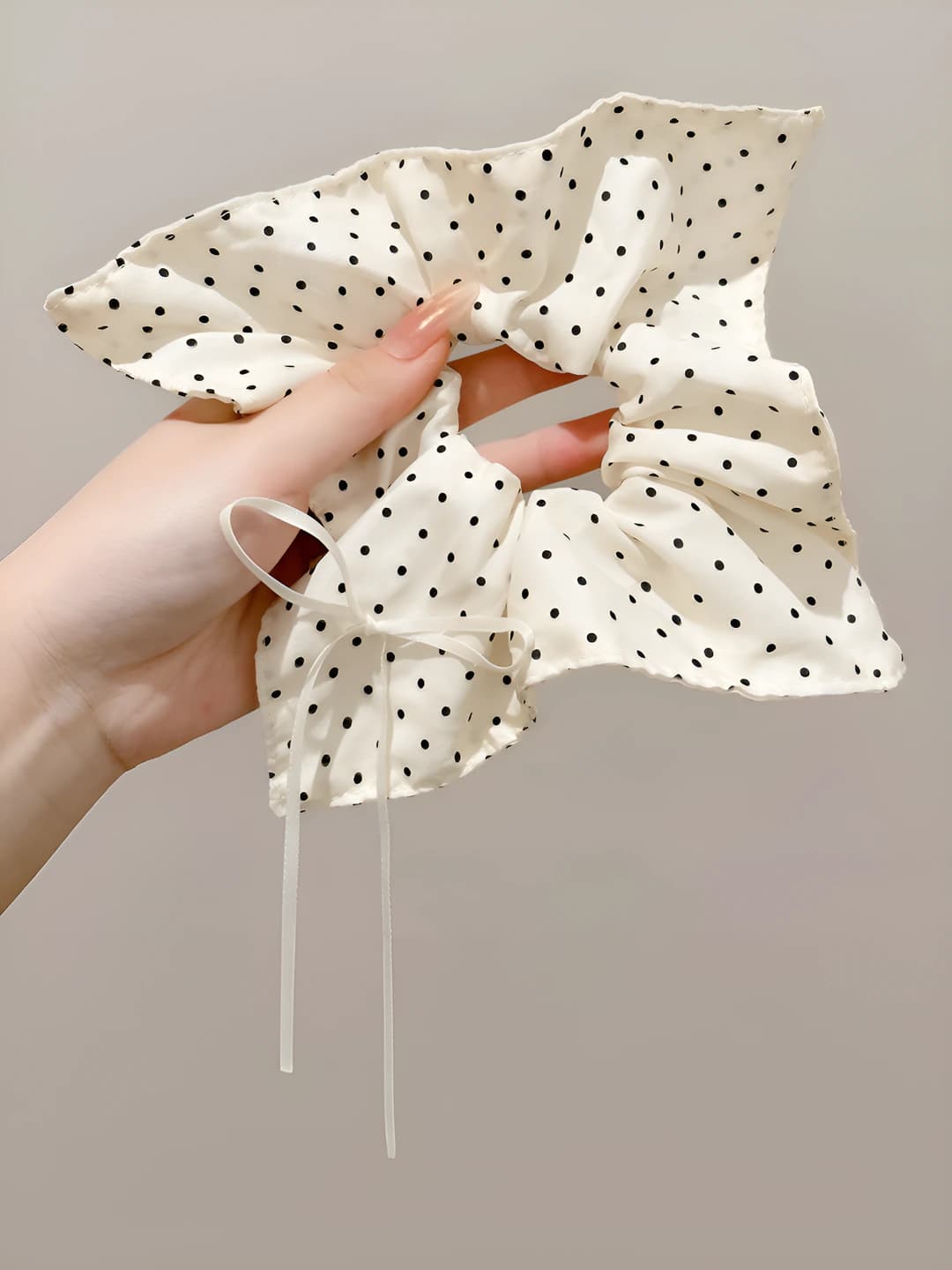 Polka dot bow, 22 cm