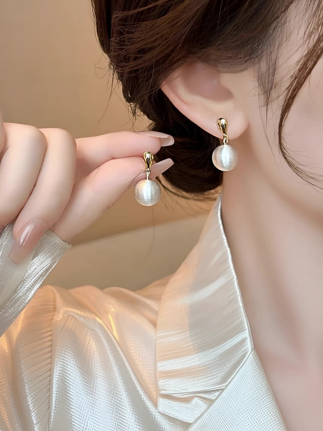 Pearl stud