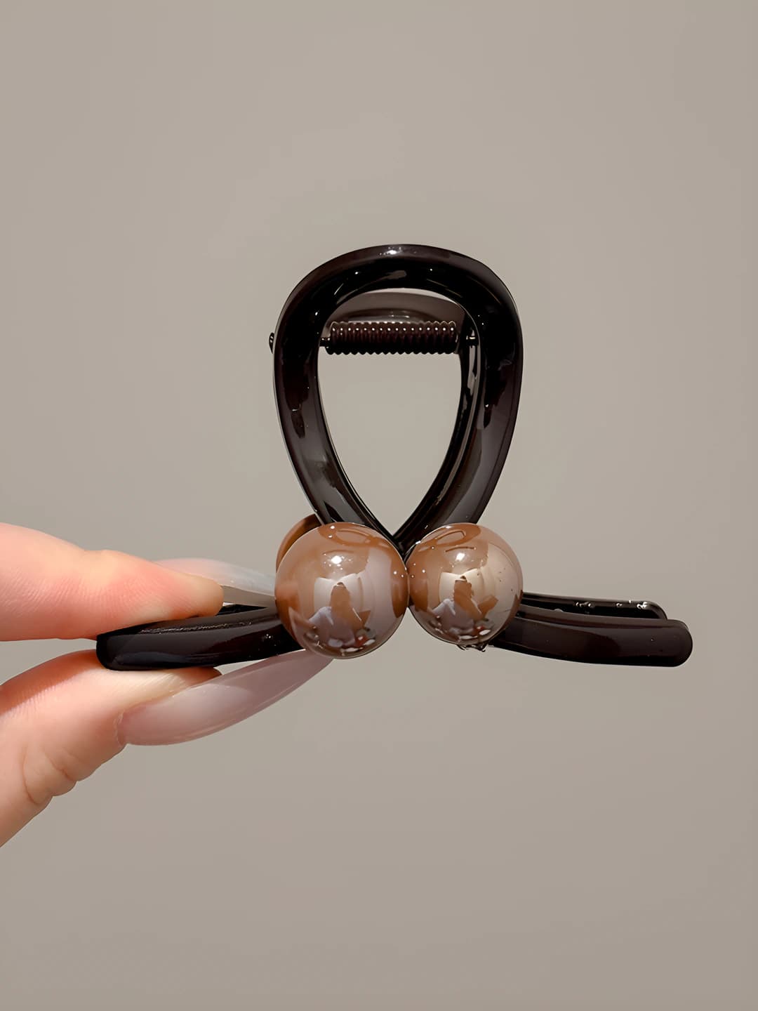 Red-brown beaded small clip 8 cm