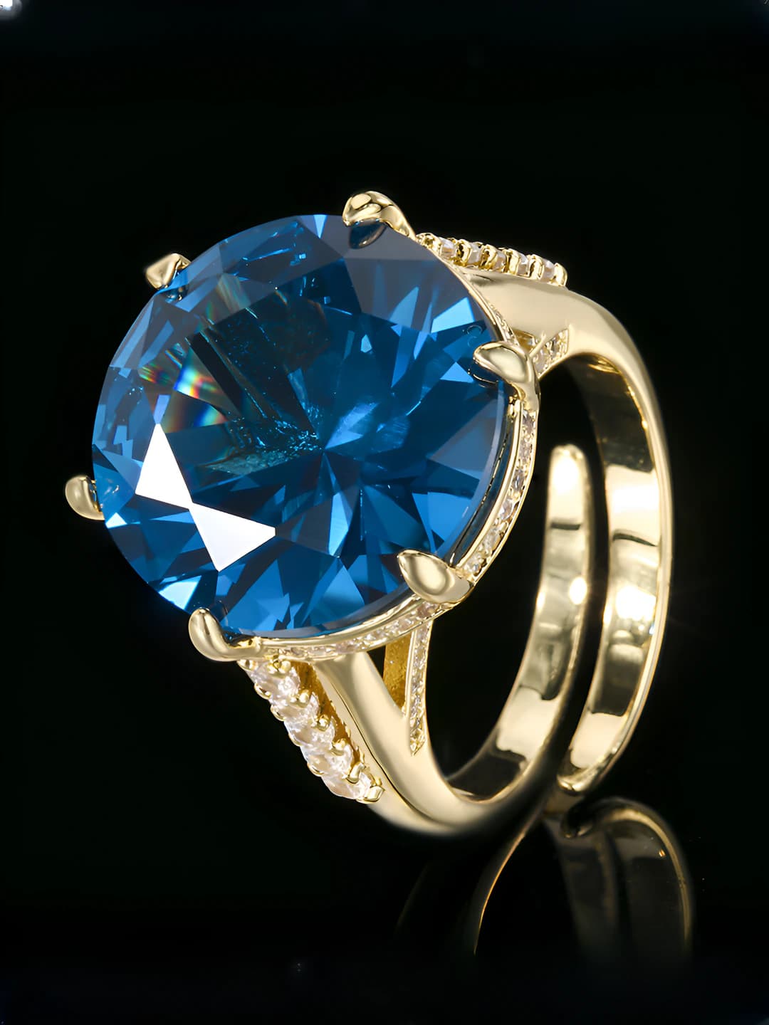 Gold blue spinel ring
