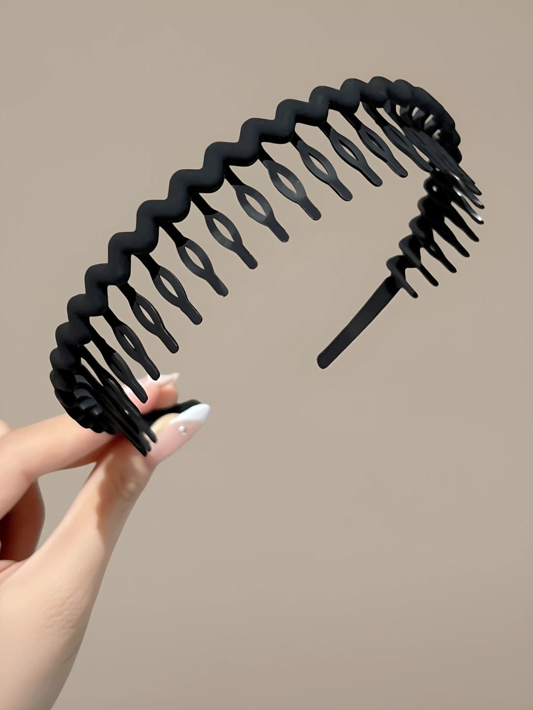Black long-tooth