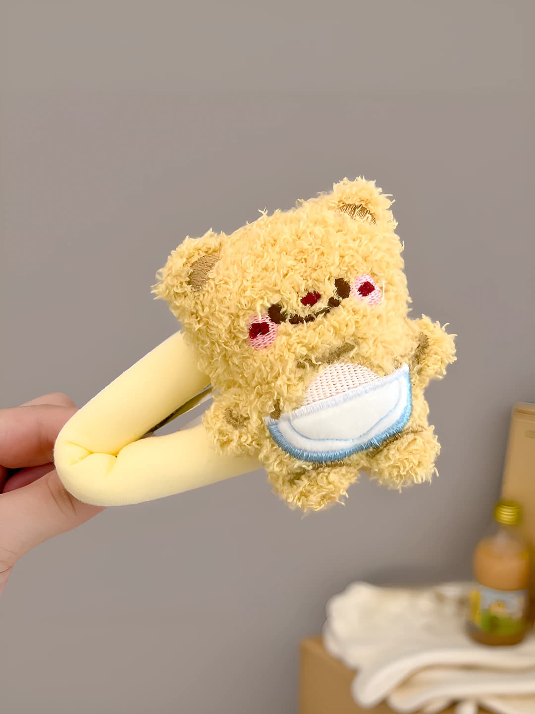 Belly bear hair clip