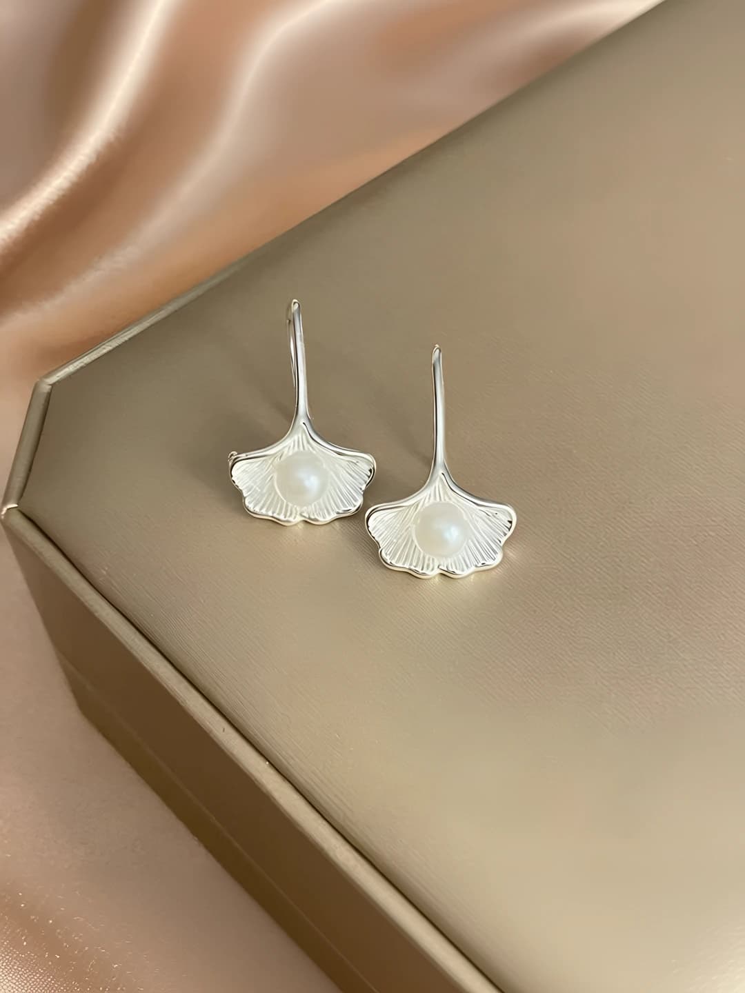 Ginkgo leaf pearl