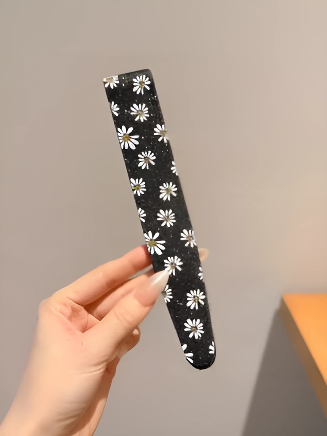 2# Black daisies 36*3 cm
