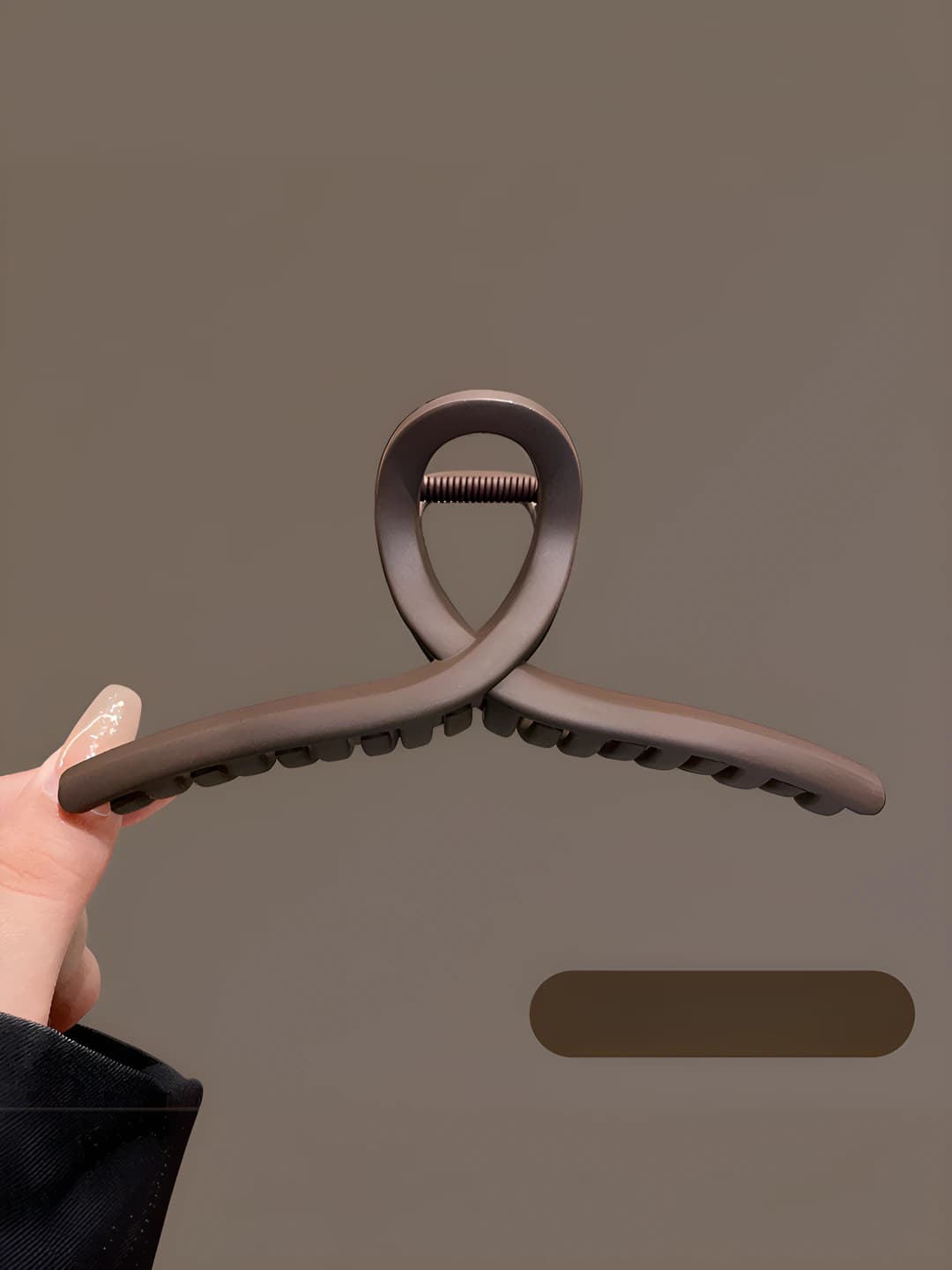 Dark brown Y-shaped clip 15 cm