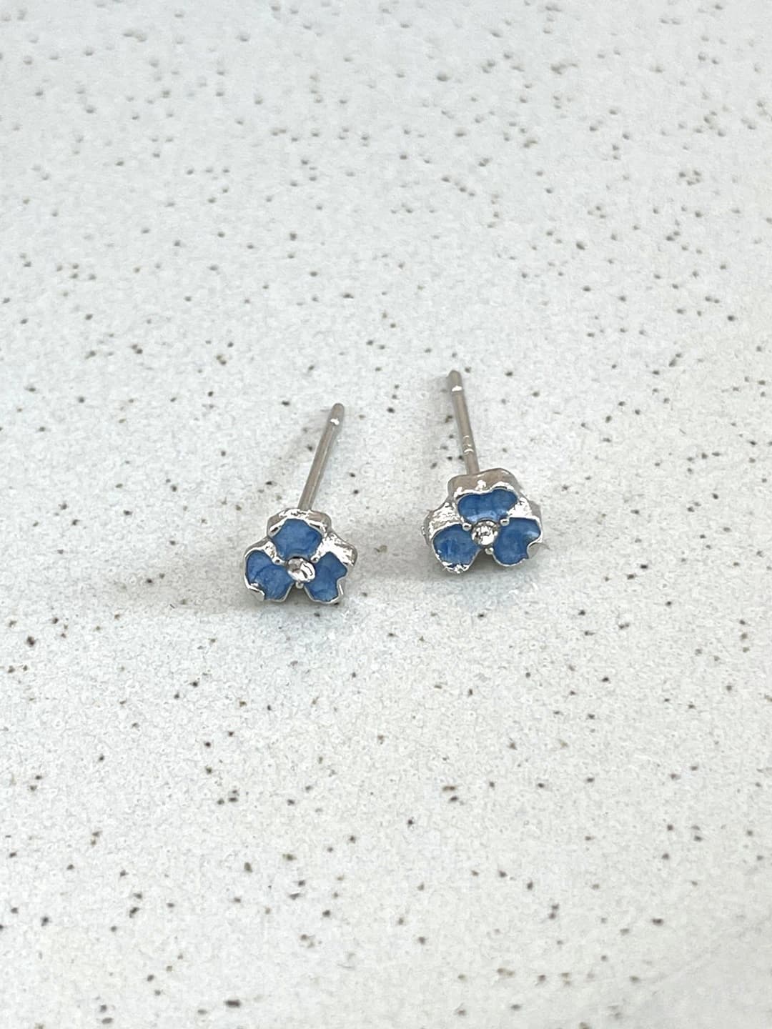 Blue iris stud