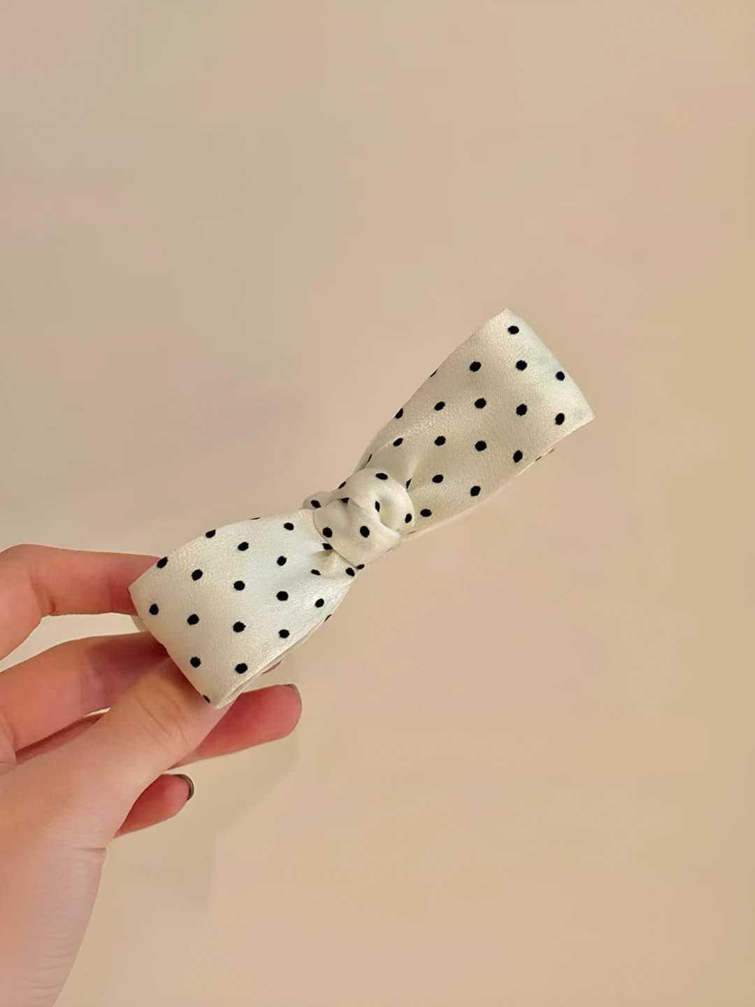 Nuqtali sutli oq banan qisqich - 10 cm
