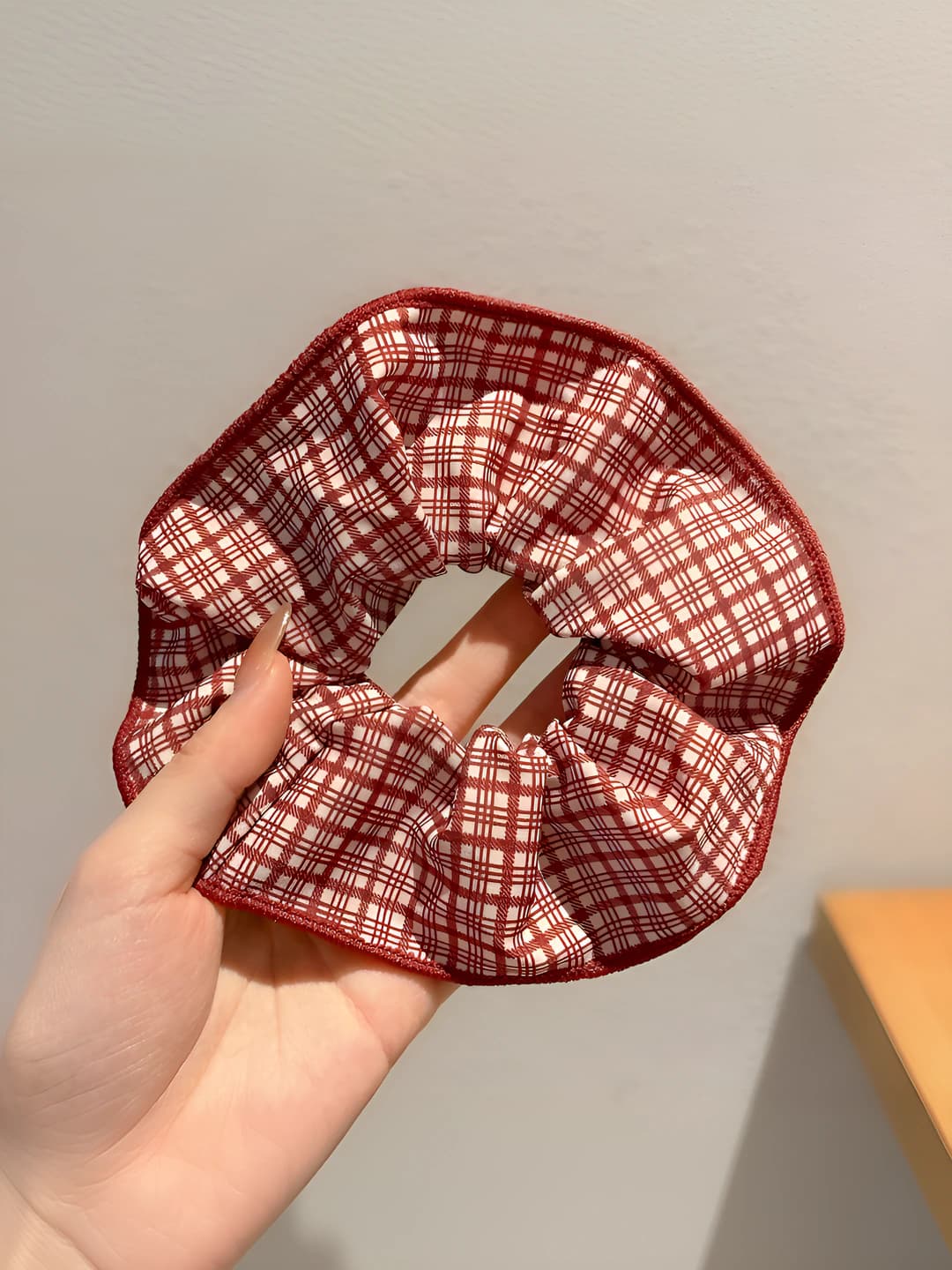 Red plaid, 14 cm