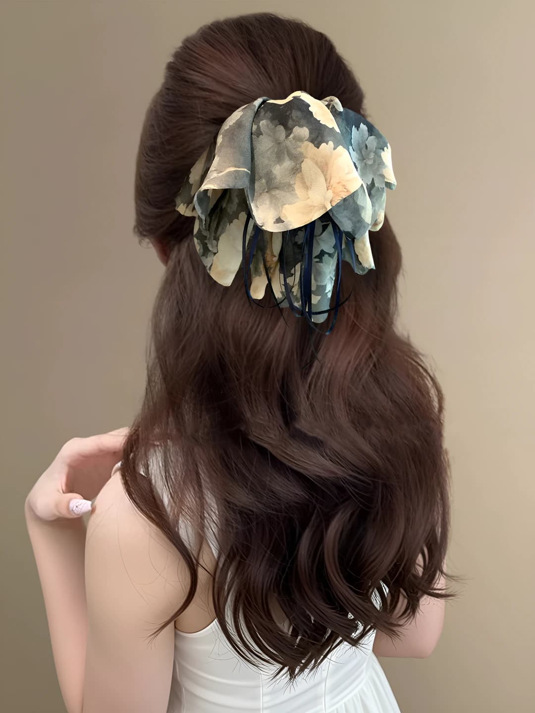 Blue-grey floral print pony clip ~4 cm