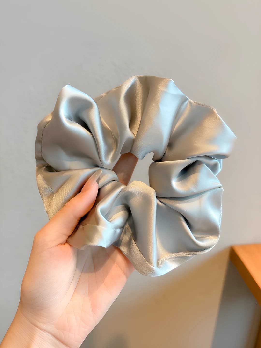 Large scrunchie, dogma green