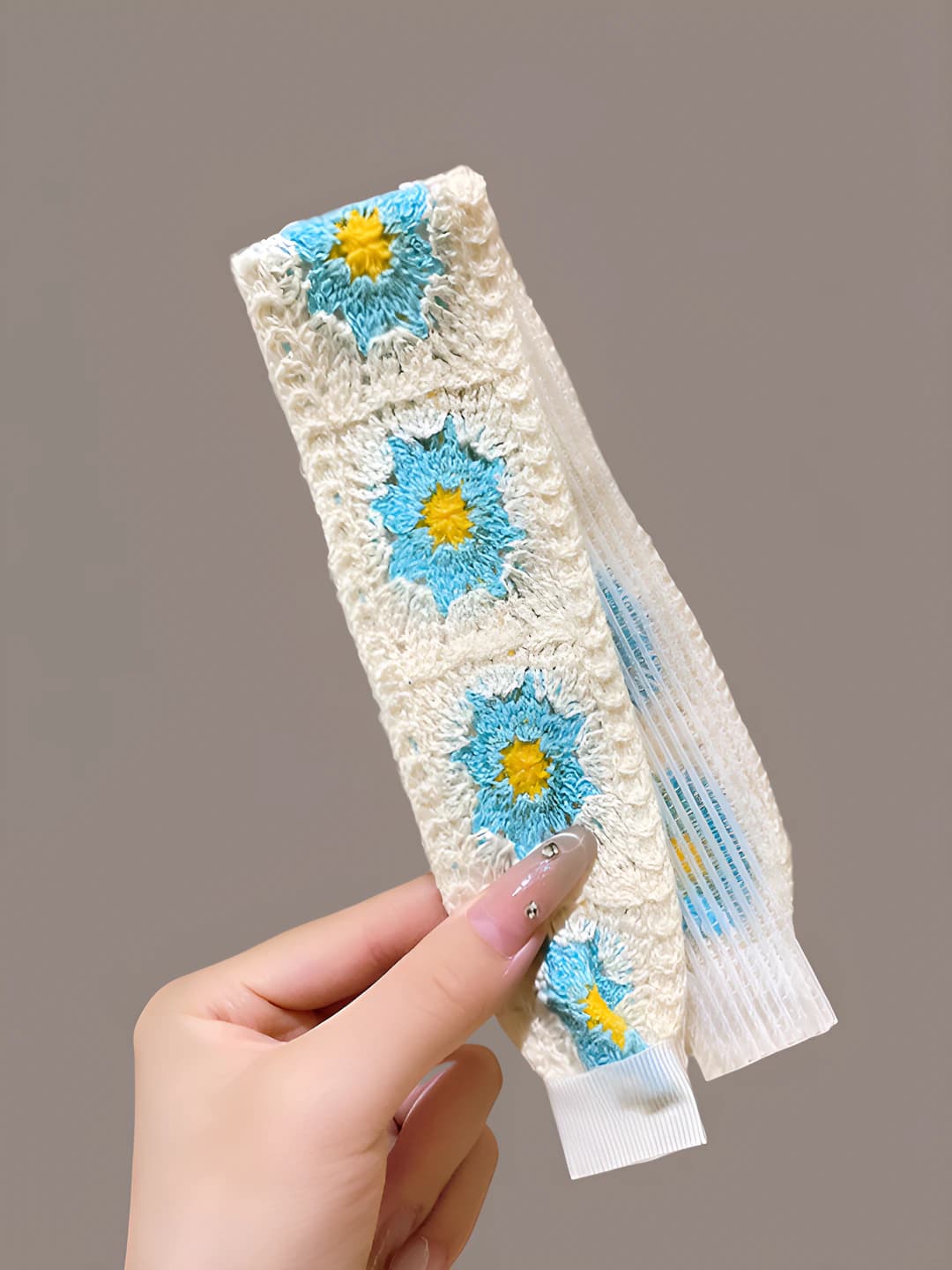 Blue-white flowers